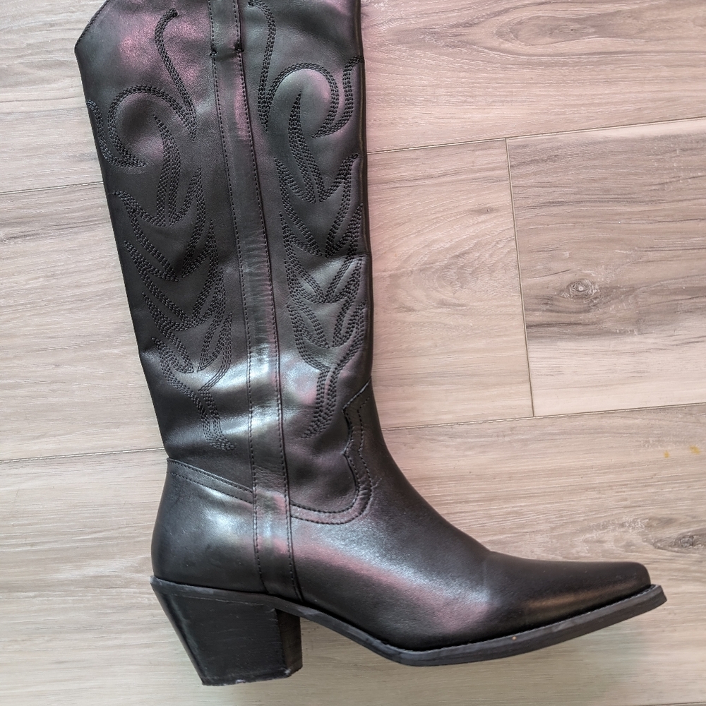 Coconut By MATISSE Black Leather Cowboy Boots